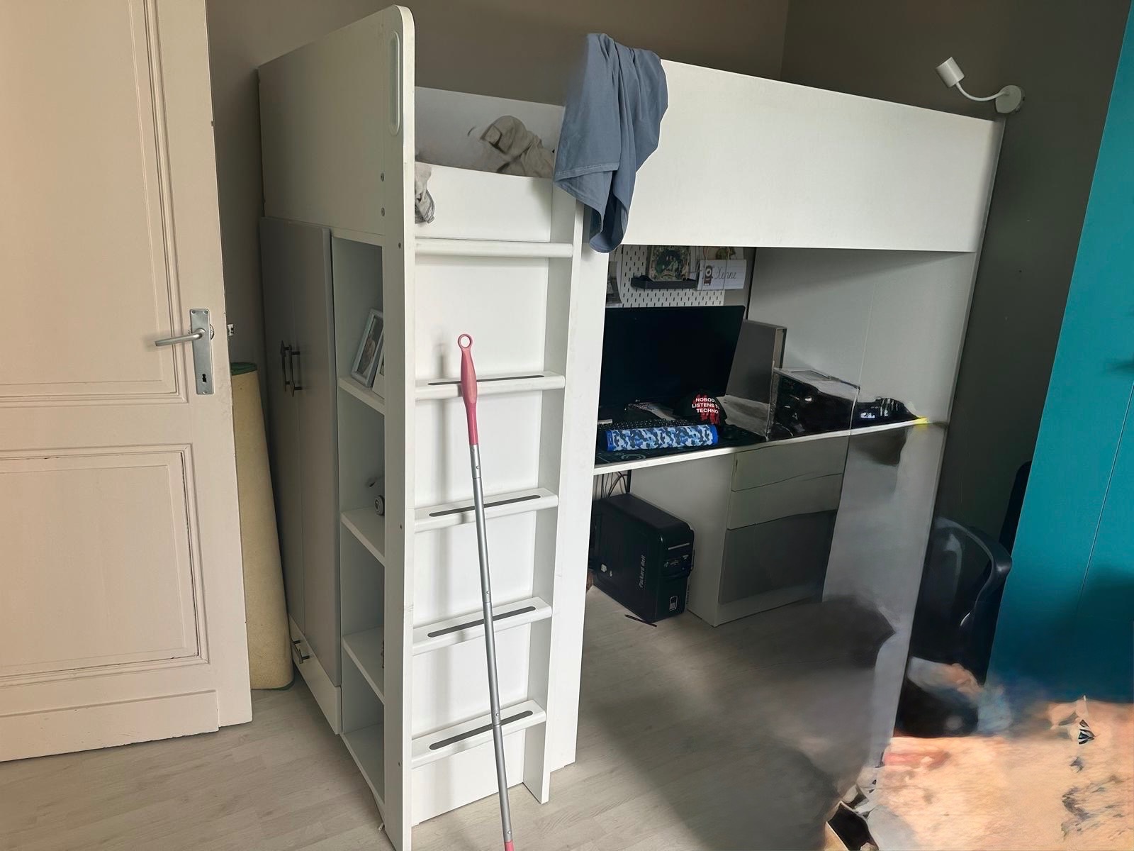 Seller photo