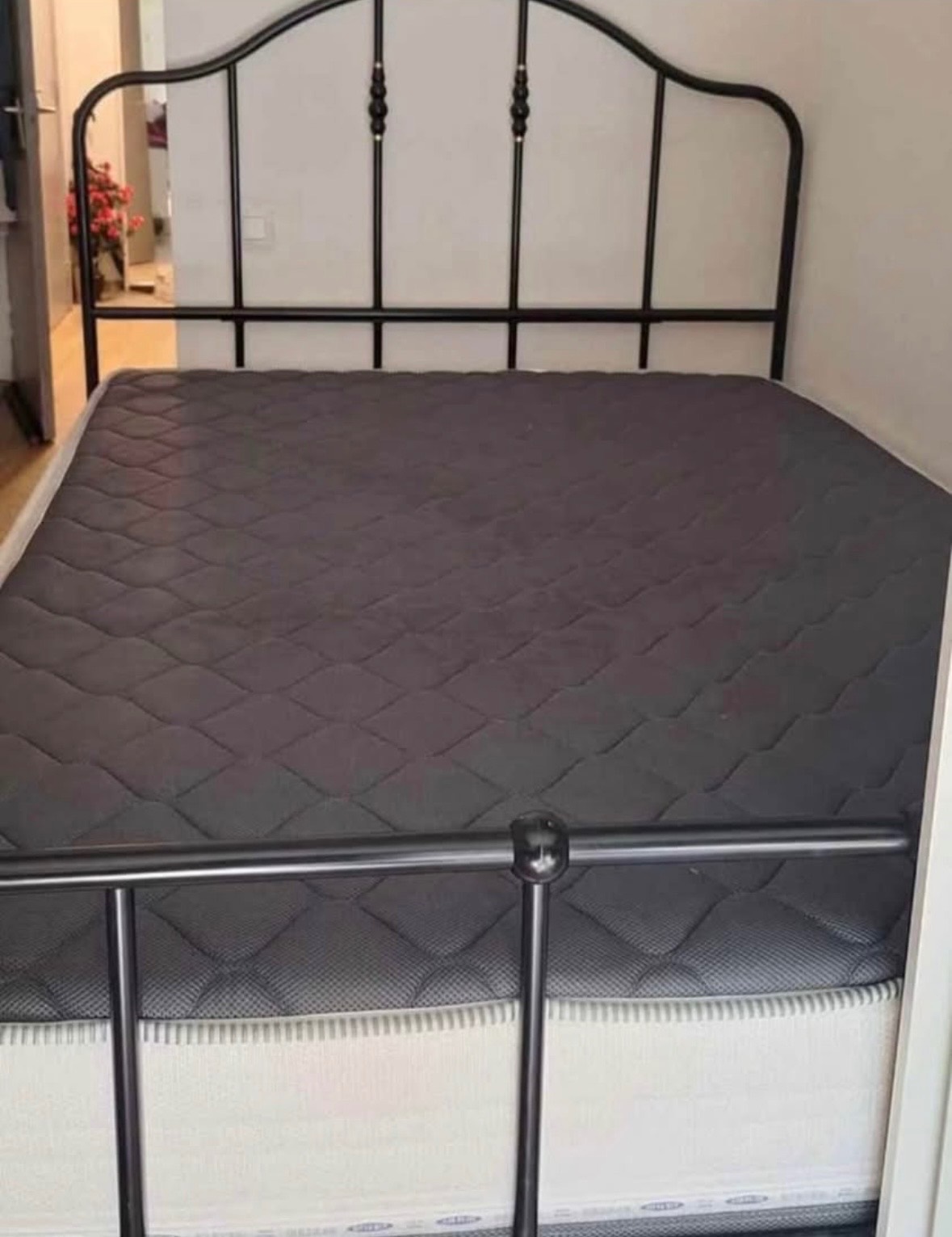 Seller photo